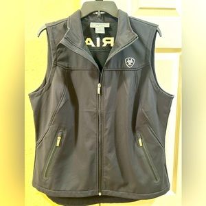 Ariat women’s black vest XL